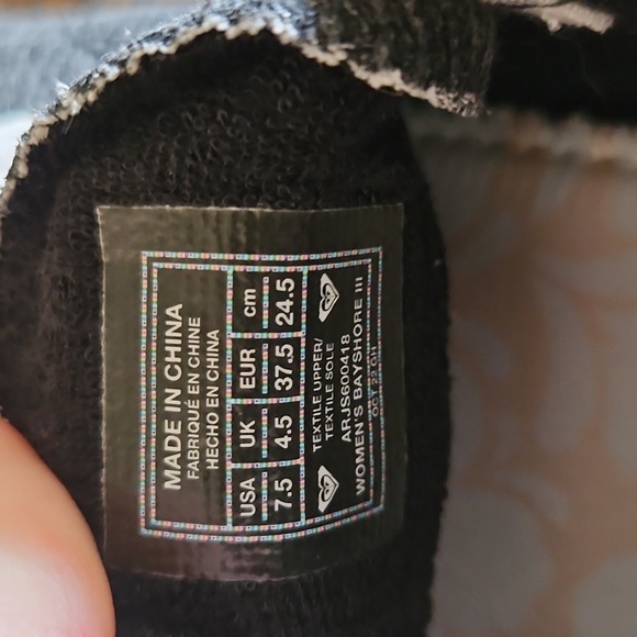 Roxy NEW Women’s Size 7.5 Sneaker. Worn  Once. Smoke Free Home. - Picture 5 of 5